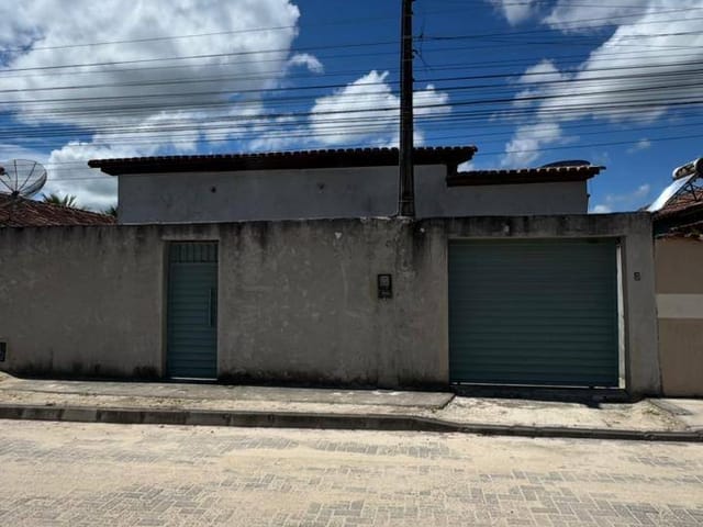 Casa com 250m² 3 quartos e 2 banheiros, à venda, no bairro Santa Rita em Teixeira de Freitas