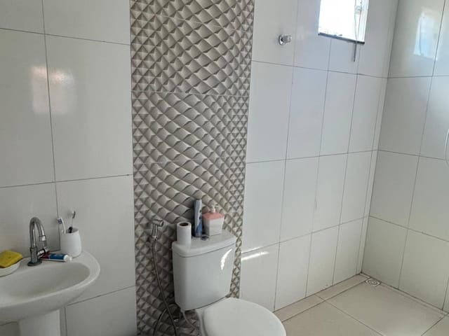 Casa com 250m² 3 quartos e 2 banheiros, à venda, no bairro Santa Rita em Teixeira de Freitas