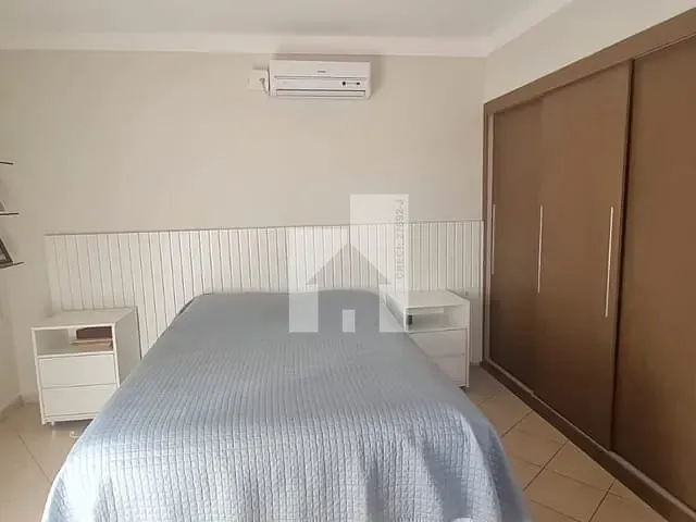 Casa com 300m² 3 quartos e 2 banheiros, à venda, no bairro Parque das Laranjeiras em Itatiba