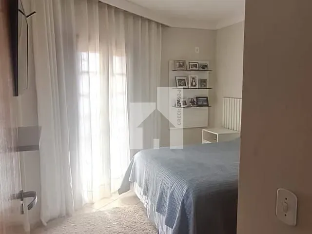 Casa com 300m² 3 quartos e 2 banheiros, à venda, no bairro Parque das Laranjeiras em Itatiba