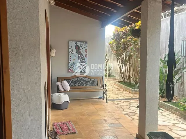 Casa com 375m² 3 quartos e 4 banheiros, à venda, no bairro Fabrício em Uberaba