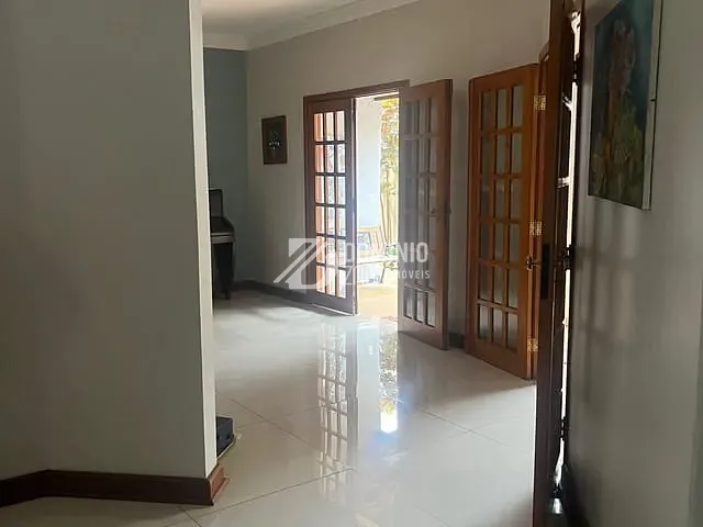 Casa com 375m² 3 quartos e 4 banheiros, à venda, no bairro Fabrício em Uberaba