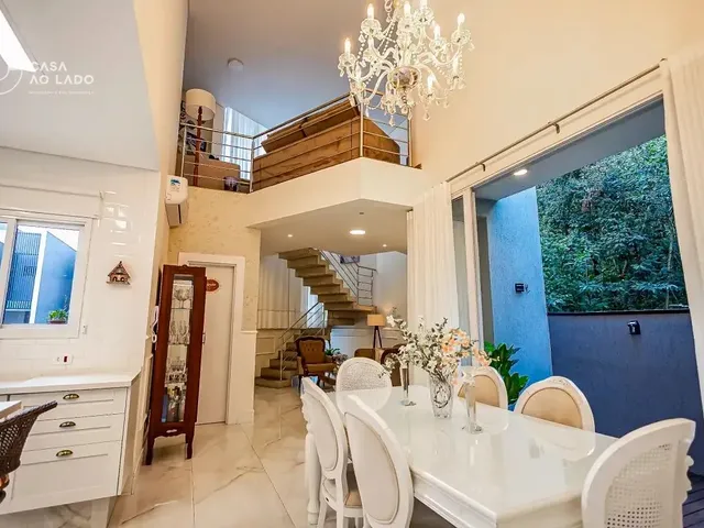 Casa com 19742m² 3 quartos e 4 banheiros, à venda, no bairro Santa Felicidade em Curitiba