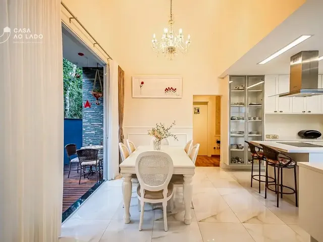 Casa com 19742m² 3 quartos e 4 banheiros, à venda, no bairro Santa Felicidade em Curitiba
