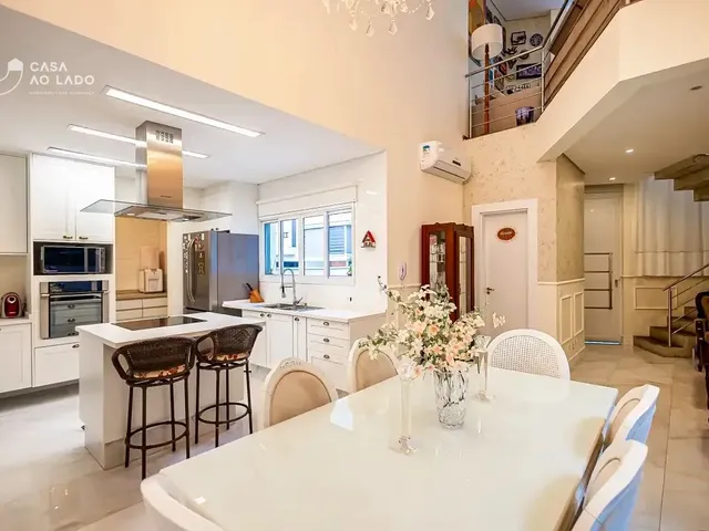 Casa com 19742m² 3 quartos e 4 banheiros, à venda, no bairro Santa Felicidade em Curitiba