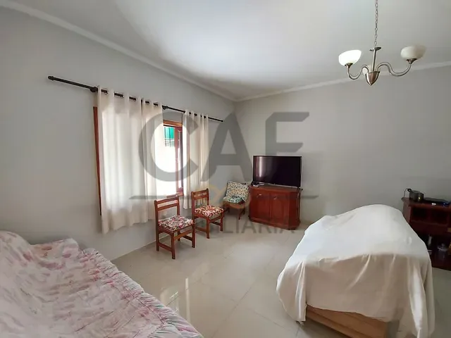 Casa com 330m² 4 quartos e 3 banheiros, à venda, no bairro Jardim São Caetano em Jaguariúna