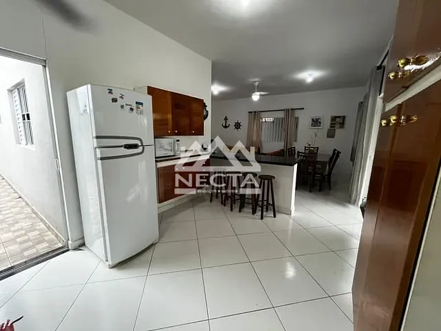 Casa com 260m² 3 quartos e 3 banheiros, à venda, no bairro Getuba em Caraguatatuba