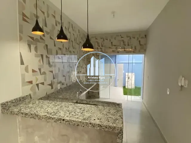 Casa com 300m² 3 quartos e 2 banheiros, à venda, no bairro Cidade Vergani em Pouso Alegre
