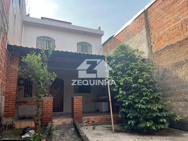 Casa com 132m² 4 quartos e 3 banheiros, à venda, no bairro Bandeiras em Osasco