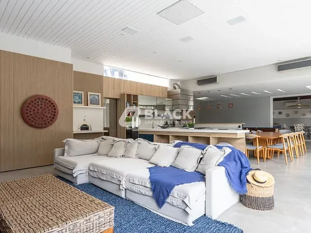 Casa com 3000m² 6 quartos e 8 banheiros, à venda ou para alugar, no bairro Fazenda Boa Vista em Porto Feliz