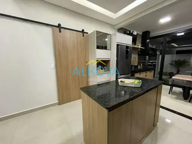 Casa com 250m² 3 quartos e 2 banheiros, à venda, no bairro Loteamento Floresta em São José dos Campos
