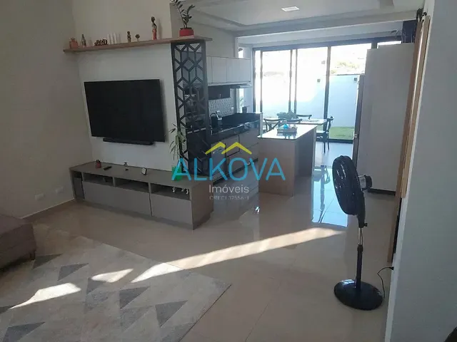 Casa com 250m² 3 quartos e 2 banheiros, à venda, no bairro Loteamento Floresta em São José dos Campos