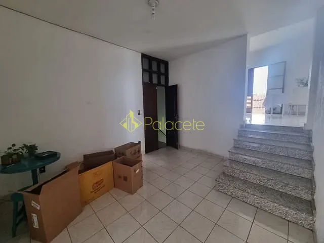 Casa com 171m² 5 quartos e 5 banheiros, à venda, no bairro Jardim Esperança em Guaratinguetá