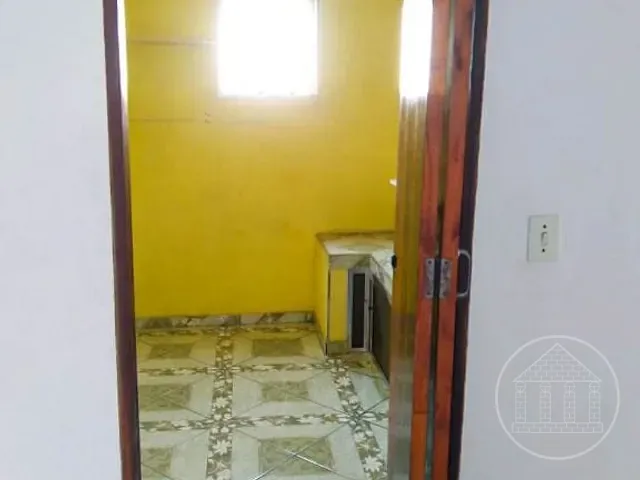 Casa com 200m² 2 quartos e 2 banheiros, à venda, no bairro Parque Maria Fernandes em São Paulo