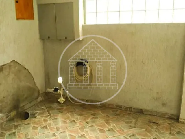 Casa com 200m² 2 quartos e 2 banheiros, à venda, no bairro Parque Maria Fernandes em São Paulo