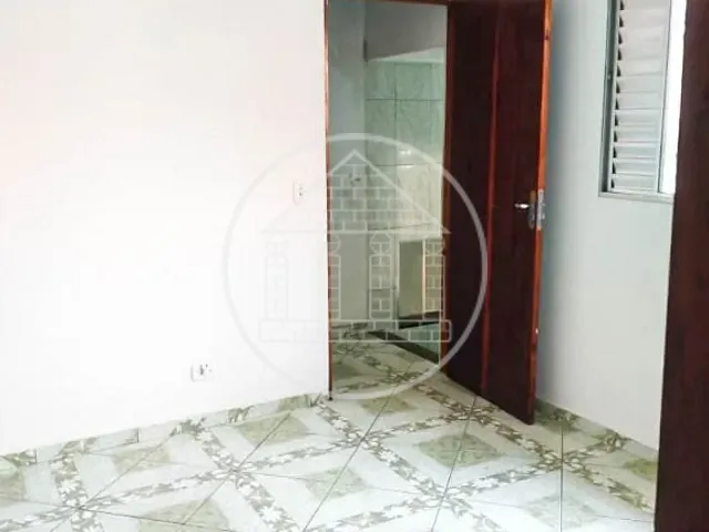Casa com 200m² 2 quartos e 2 banheiros, à venda, no bairro Parque Maria Fernandes em São Paulo