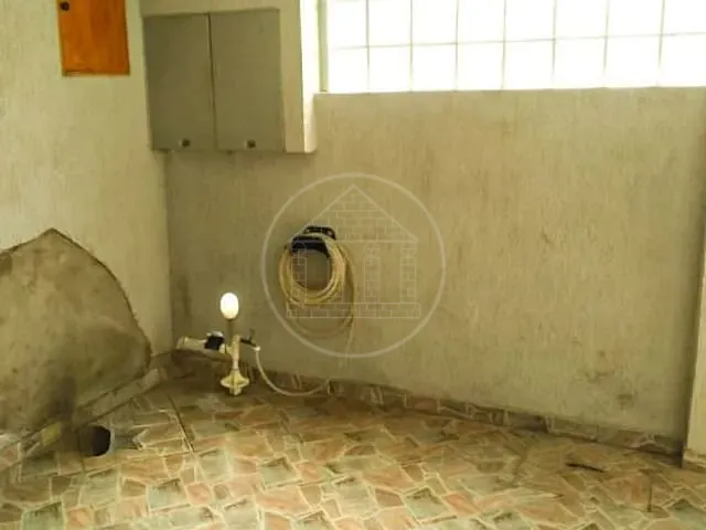Casa com 200m² 2 quartos e 2 banheiros, à venda, no bairro Parque Maria Fernandes em São Paulo