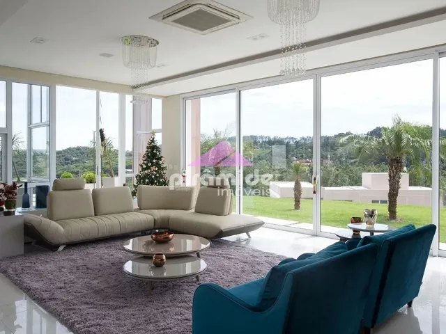 Casa com 2352m² 5 quartos e 7 banheiros, à venda, no bairro Torrão de Ouro em São José Dos Campos