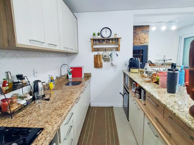 Casa 3 quartos e 3 banheiros, à venda, no bairro Areal em Pelotas