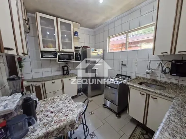 Casa com 384m² 2 quartos e 2 banheiros, à venda, no bairro Vila Yara em Osasco