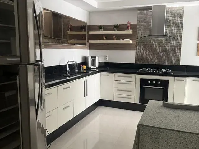 Casa 3 quartos e 4 banheiros, à venda, no bairro Parque Turf Club em Campos dos Goytacazes