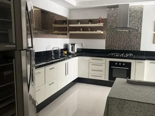 Casa 3 quartos e 4 banheiros, à venda, no bairro Parque Turf Club em Campos dos Goytacazes