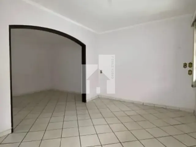 Casa com 250m² 3 quartos e 2 banheiros, à venda, no bairro Parque Cidade Jardim em Jundiaí