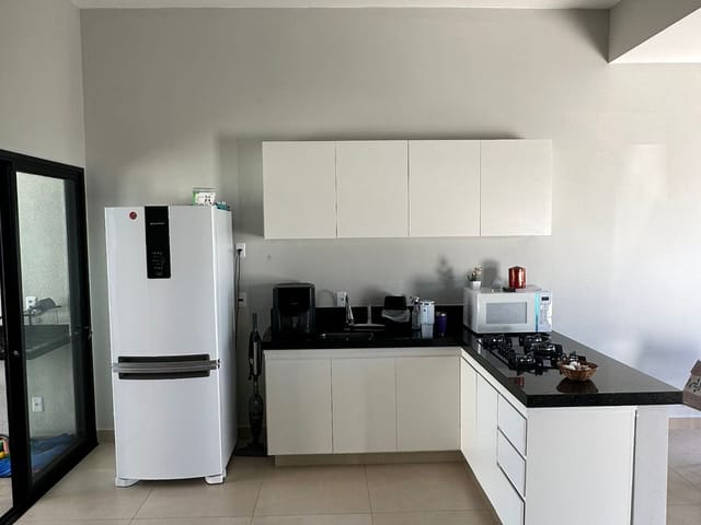Casa com 175m² 3 quartos e 2 banheiros, para alugar, no bairro Residencial e Comercial Bosque da Imperatriz em Pindamonhangaba