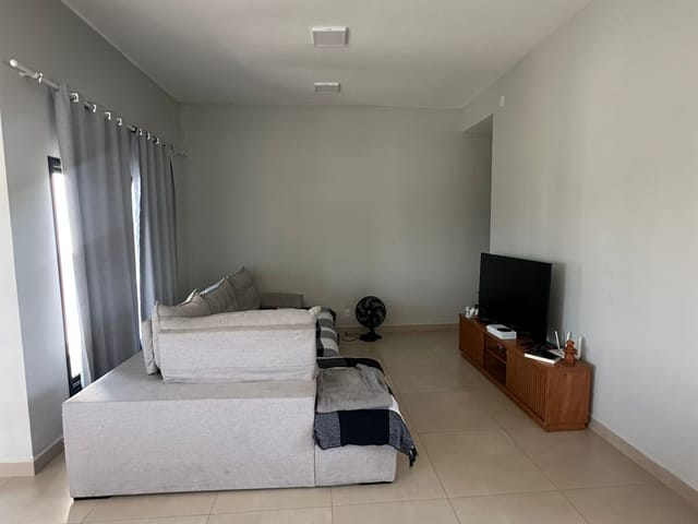 Casa com 175m² 3 quartos e 2 banheiros, para alugar, no bairro Residencial e Comercial Bosque da Imperatriz em Pindamonhangaba