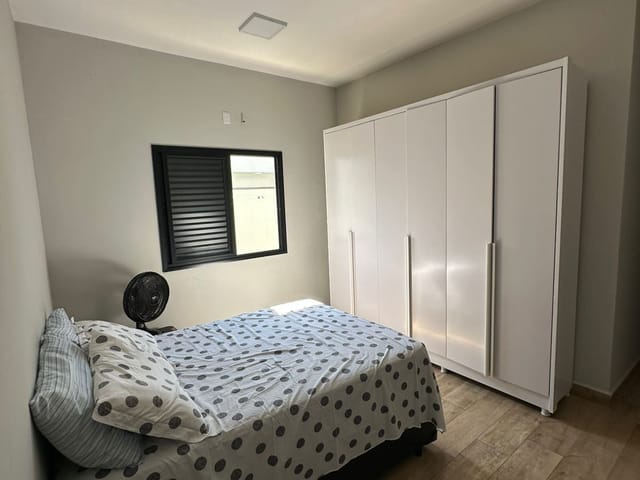 Casa com 175m² 3 quartos e 2 banheiros, para alugar, no bairro Residencial e Comercial Bosque da Imperatriz em Pindamonhangaba