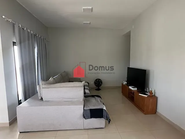 Casa com 175m² 3 quartos e 2 banheiros, para alugar, no bairro Residencial e Comercial Bosque da Imperatriz em Pindamonhangaba