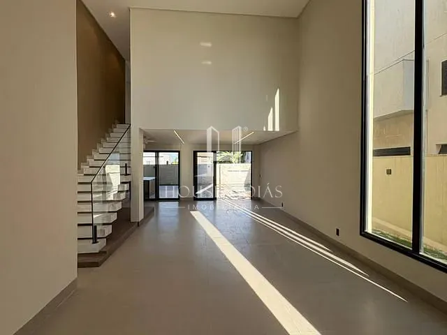 Casa com 406m² 3 quartos e 4 banheiros, à venda, no bairro Fazenda Vau das Pombas em Goiânia