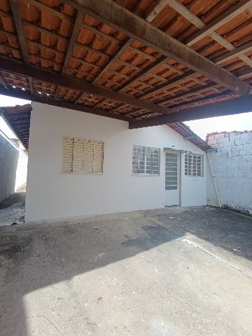 Casa com 200m² 2 quartos e 1 banheiro, para alugar, no bairro Loteamento Residencial e Comercial Vila São Paulo em Pindamonhangaba