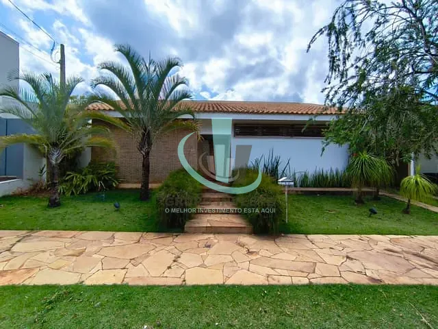 Casa com 480m² 4 quartos e 5 banheiros, à venda ou para alugar, no bairro PARQUE RESIDENCIAL DAMHA em ARARAQUARA