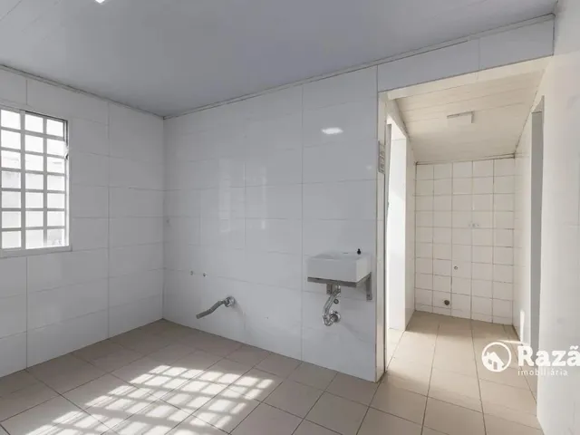 Casa 2 quartos e 1 banheiro, para alugar, no bairro Boqueirão em Curitiba