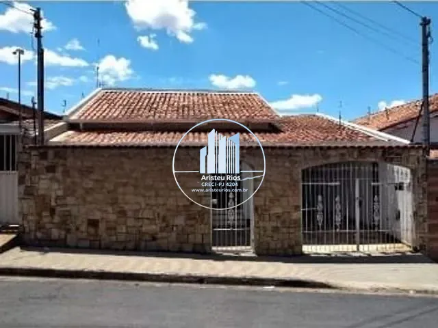 Casa com 216m², à venda ou para alugar, no bairro Jardim Aureliano em Pouso Alegre