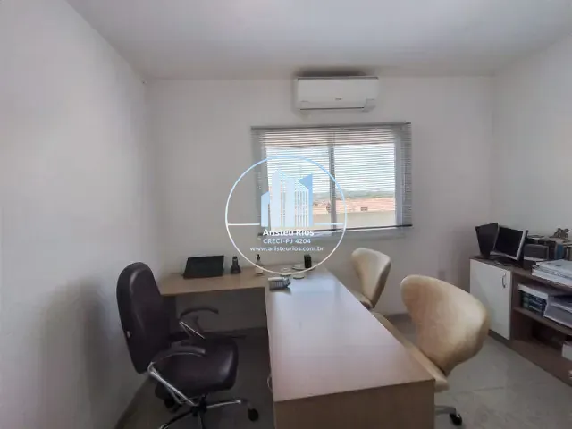 Casa com 216m², à venda ou para alugar, no bairro Jardim Aureliano em Pouso Alegre