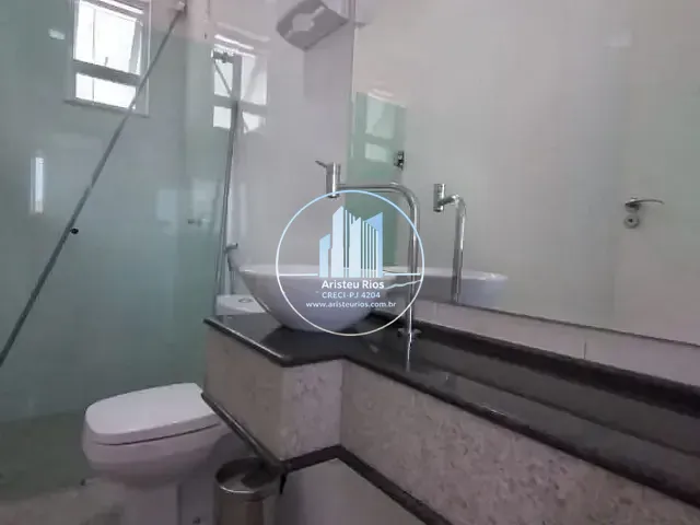 Casa com 216m², à venda ou para alugar, no bairro Jardim Aureliano em Pouso Alegre