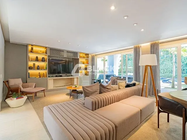 Casa com 2000m² 4 quartos e 6 banheiros, à venda ou para alugar, no bairro Fazenda Boa Vista em Porto Feliz