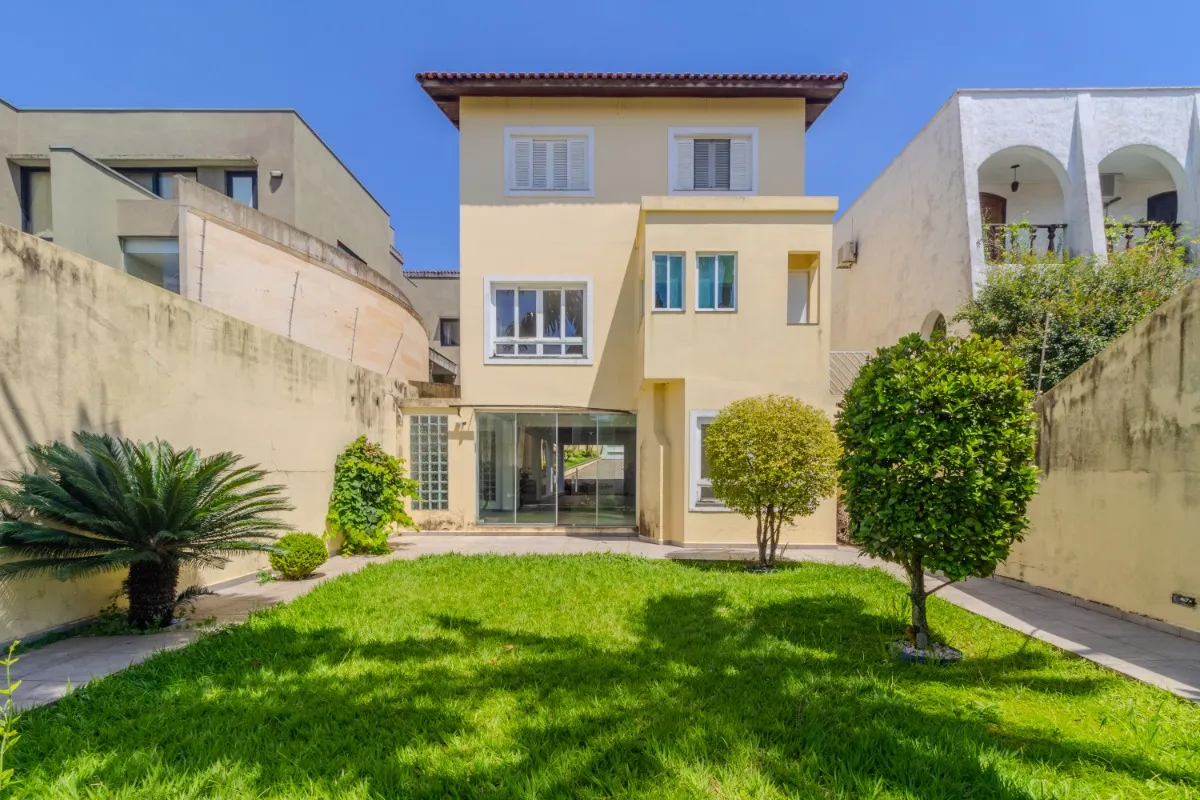 Casa para venda em Jardim Leonor com 4 quartos, sendo 2 suítes, 354m²