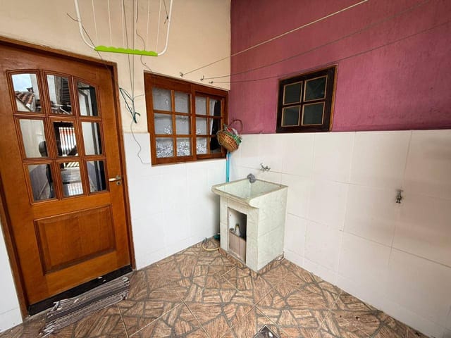 Casa 2 quartos e 2 banheiros, à venda, no bairro Vila Rica em Pindamonhangaba