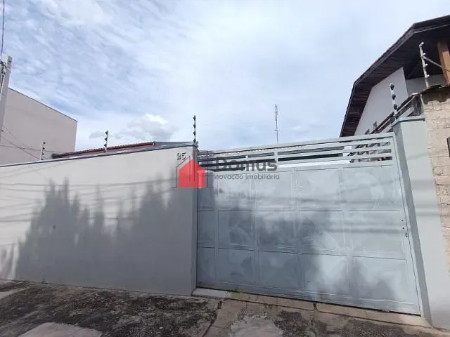 Casa para alugar, no bairro Loteamento Residencial Carangola em Pindamonhangaba