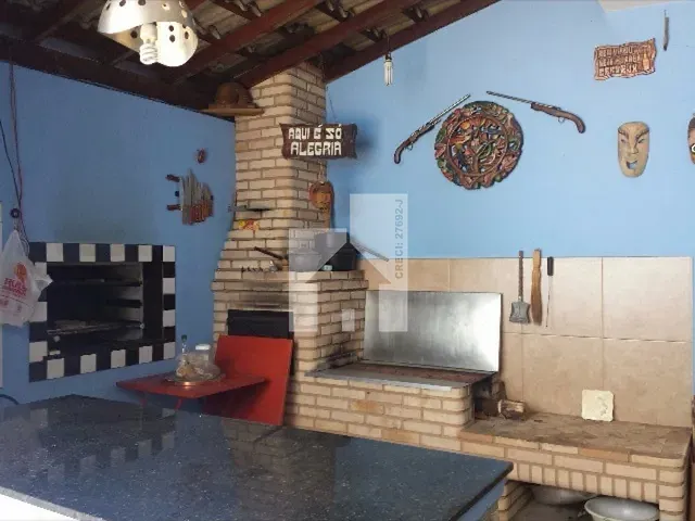 Casa com 250m² 3 quartos e 2 banheiros, à venda, no bairro Parque Cidade Jardim em Jundiaí