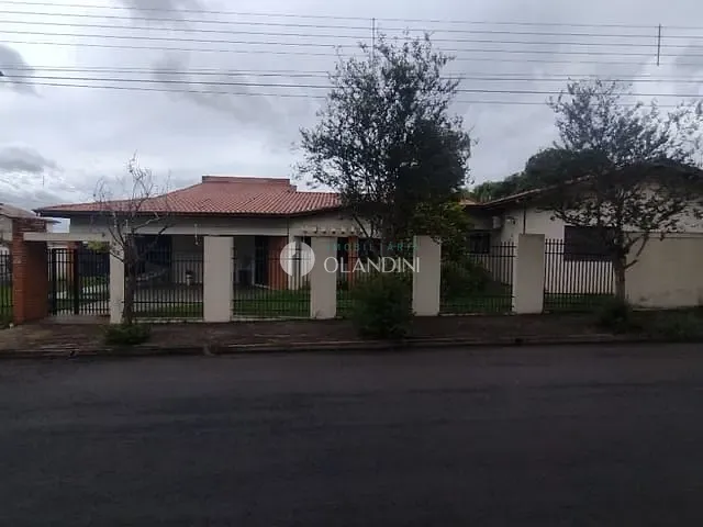 Casa com 1062m² 4 quartos e 1 banheiro, à venda, no bairro Jardim Rezek em Artur Nogueira