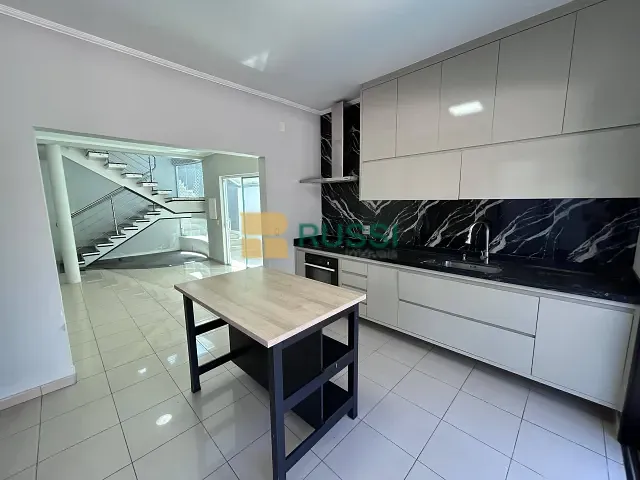 Casa com 300m² 5 quartos e 7 banheiros, à venda, no bairro Urbanova V em São José dos Campos