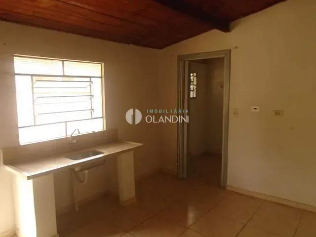 Casa com 100m² 1 quarto e 1 banheiro, para alugar, no bairro Centro em Artur Nogueira