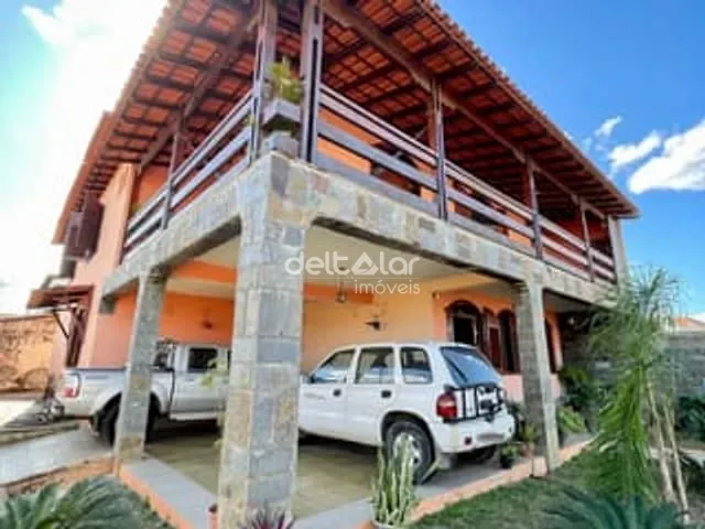 Casa com 380m², à venda, no bairro São João Batista (Venda Nova) em Belo Horizonte