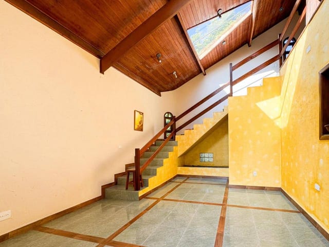 Casa com 995m² 3 quartos e 4 banheiros, à venda, no bairro Chácara Rincão em Cotia