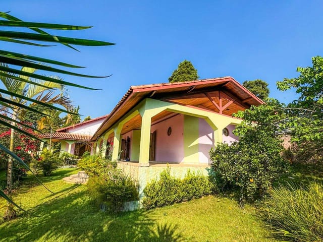 Casa com 995m² 3 quartos e 4 banheiros, à venda, no bairro Chácara Rincão em Cotia