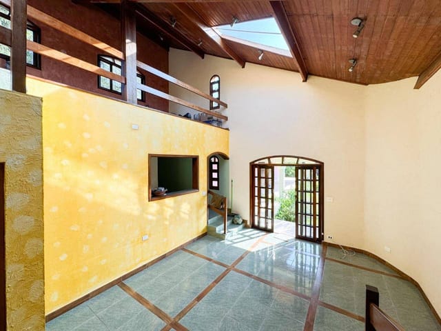 Casa com 995m² 3 quartos e 4 banheiros, à venda, no bairro Chácara Rincão em Cotia